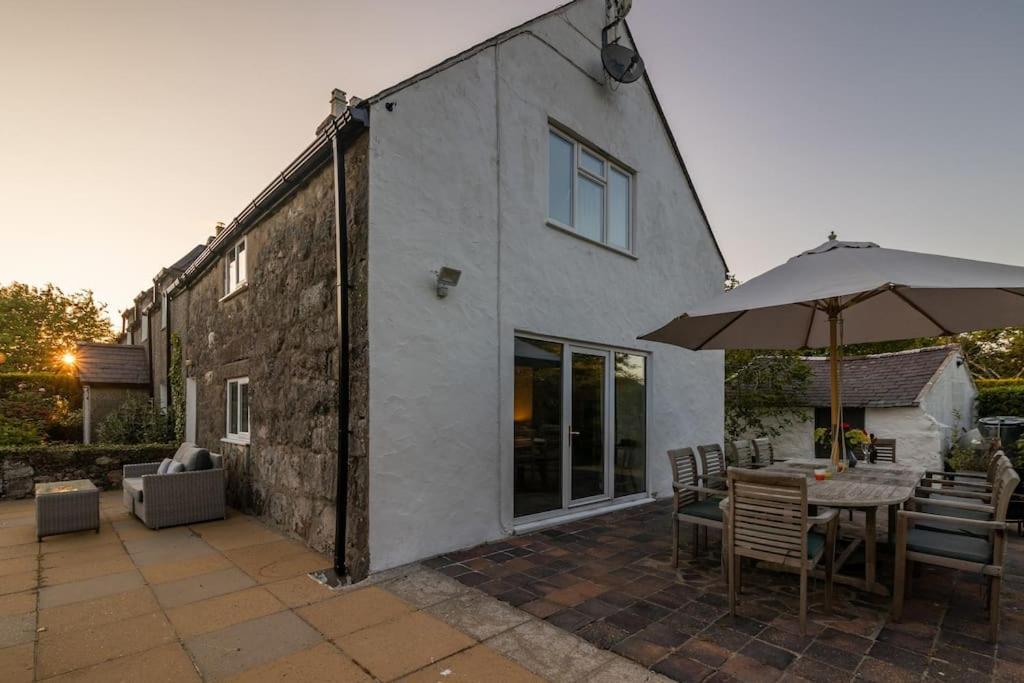 Plas Newydd With Swimming Pool, Fire Pit, And Log Fires Villa Rhiw Exterior photo