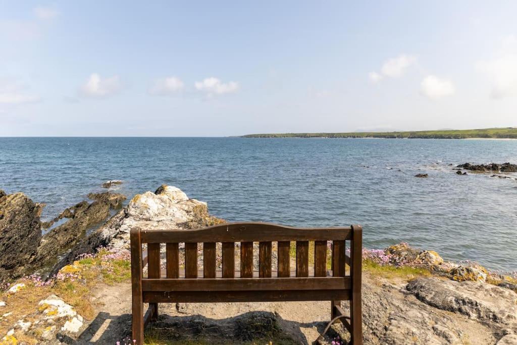 Plas Newydd With Swimming Pool, Fire Pit, And Log Fires Villa Rhiw Exterior photo